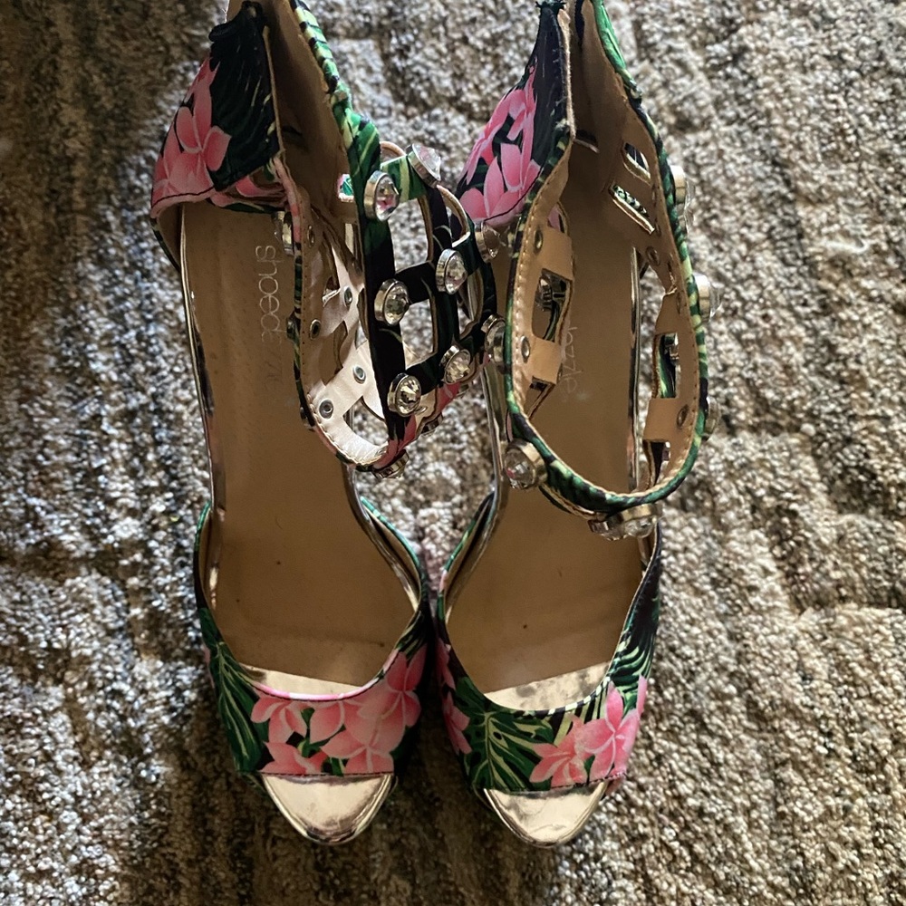 Platform Pumps - Picture 3 of 3